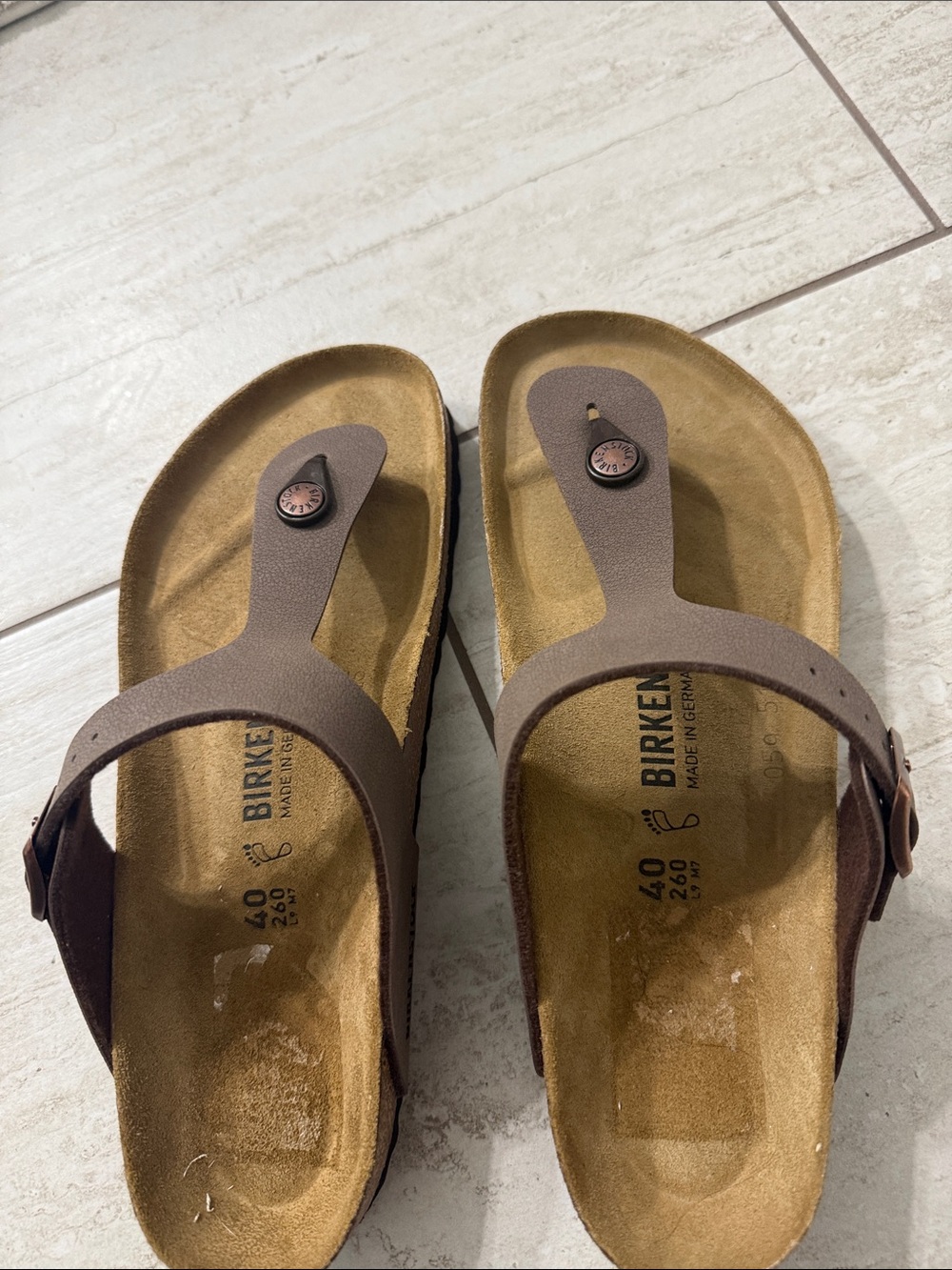 Birkenstock Brown Gizeh Thong Sandals..new.. authentic ..size 9 or 40 EUR